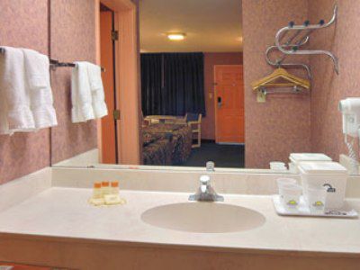 Hotel Days By Wyndham West 2*