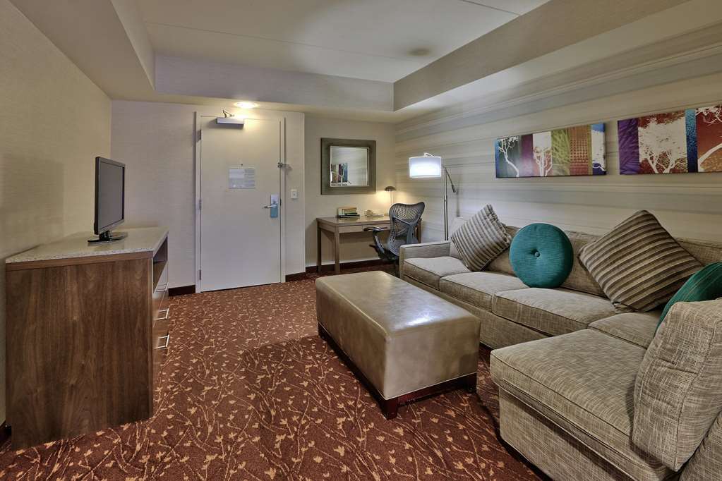 Hilton Garden Airport