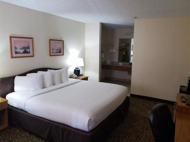 Hotel Surestay By Western Midtown 4*