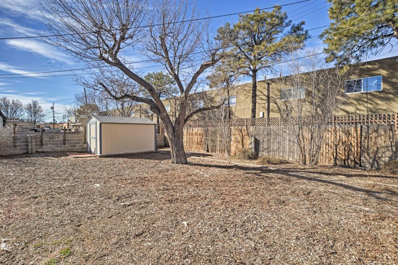 Dog-friendly 1 Mi To U Of Nm! Holiday home *