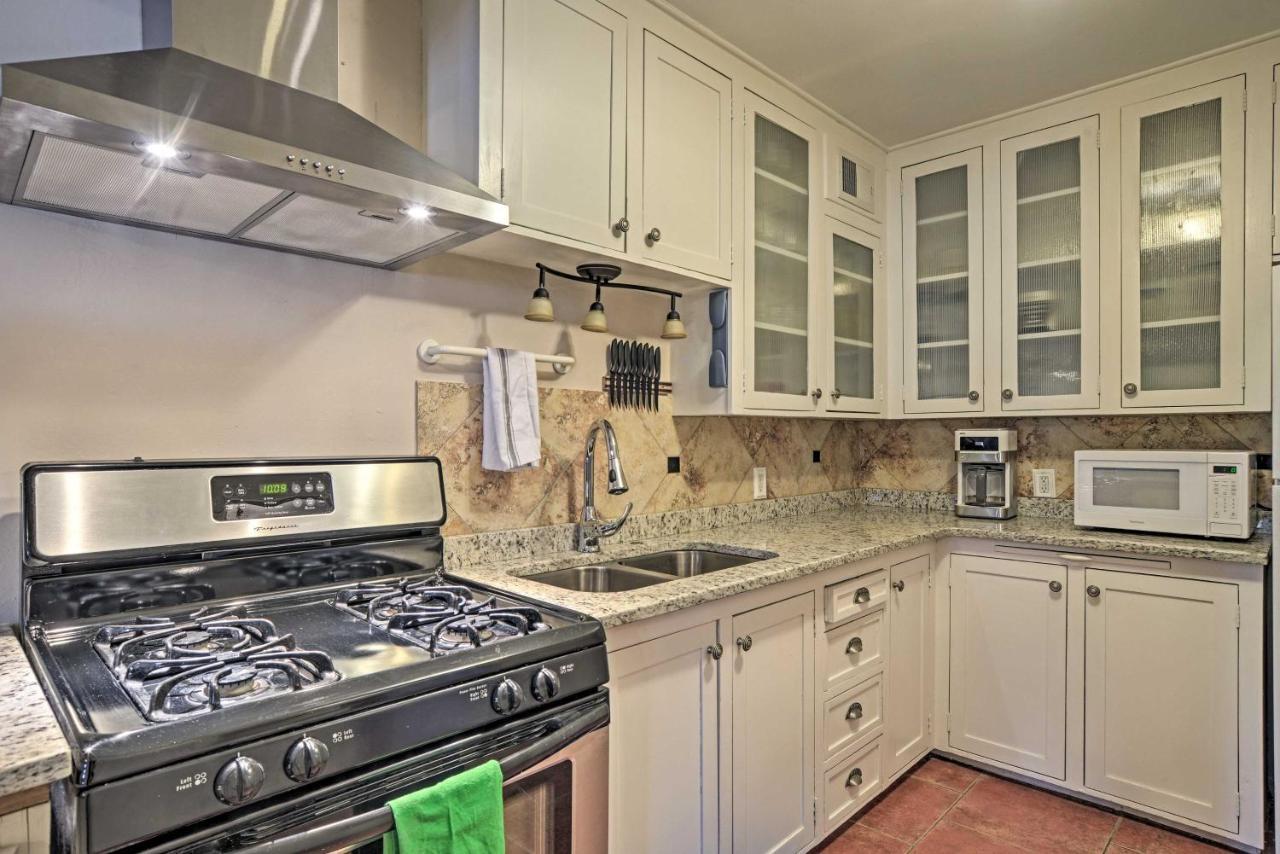 Dog-friendly 1 Mi To U Of Nm! Holiday home