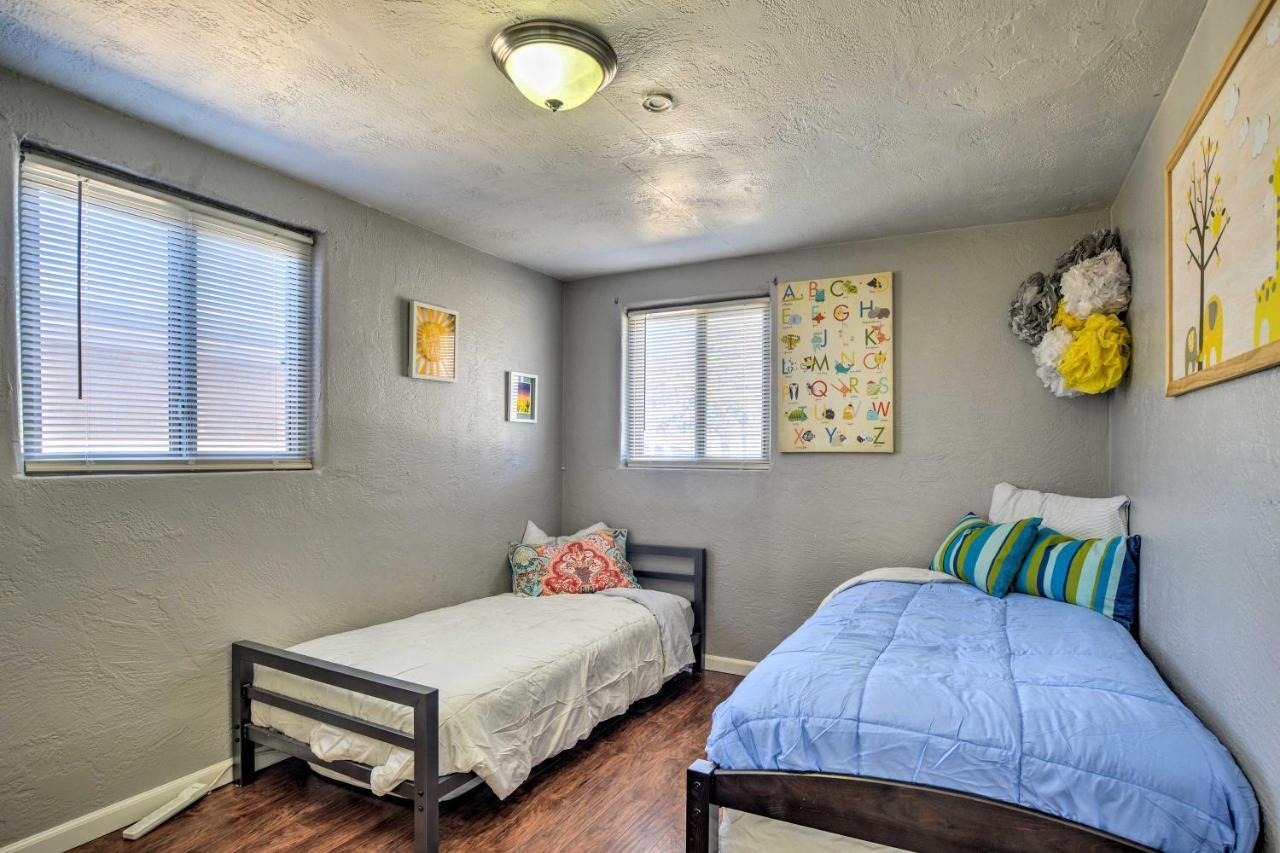 Holiday home Vibrant Abq Adobe Den Mtn Views, Walk To Park! Albuquerque