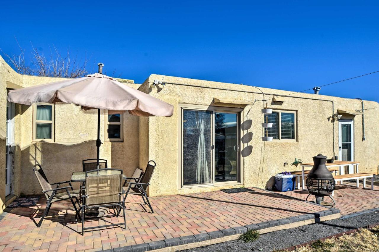 Holiday home Vibrant Abq Adobe Den Mtn Views, Walk To Park! Albuquerque