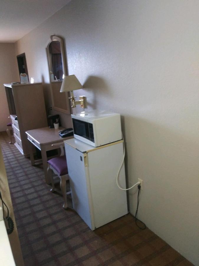 Hotel Super 8 By Wyndham West/coors Blvd