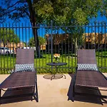 The Plaza - An Irvie Home W Summer Pool