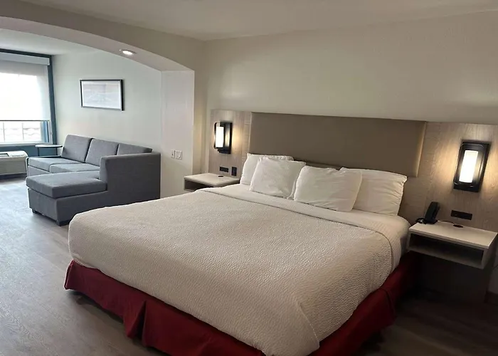 La Quinta Inn & Suites By Wyndham Albuquerque Midtown