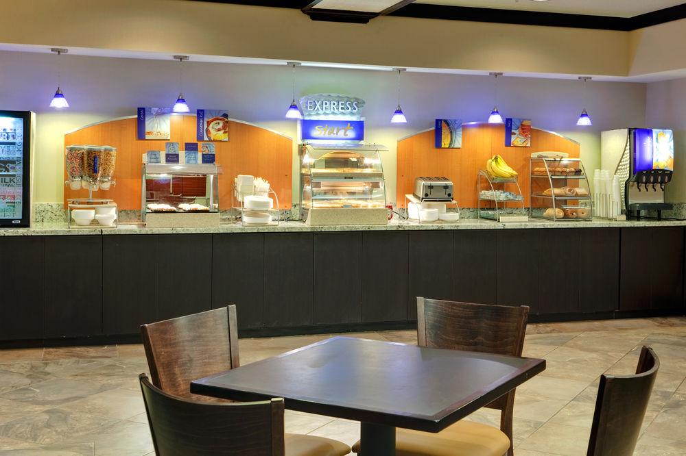 Express & Airport By Ihg Albuquerque