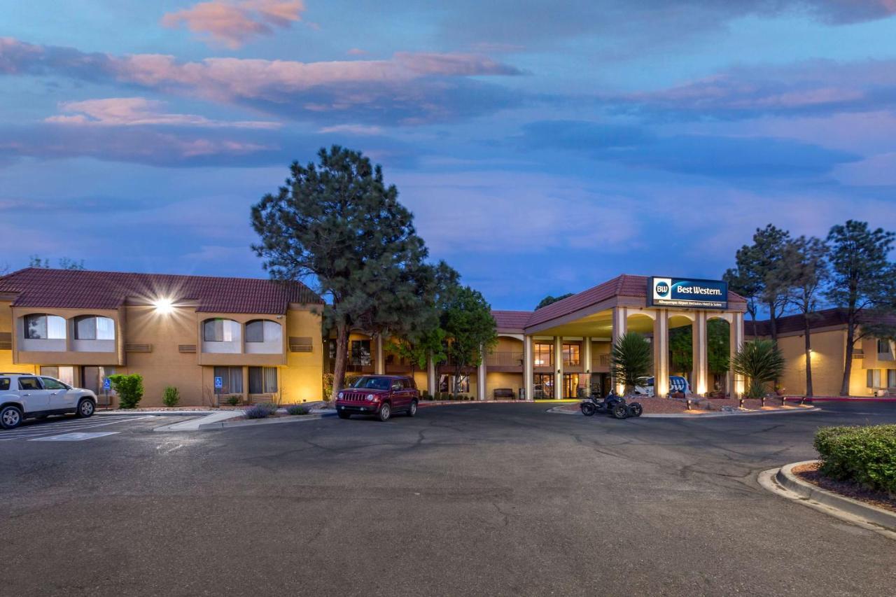 Western Airport Innsuites & 3*