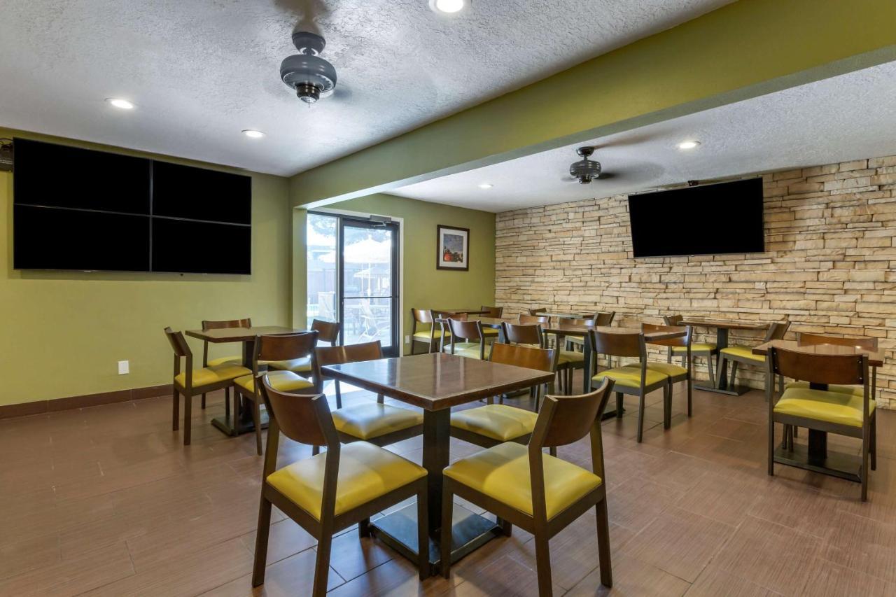 Hotel Western Airport Innsuites &
