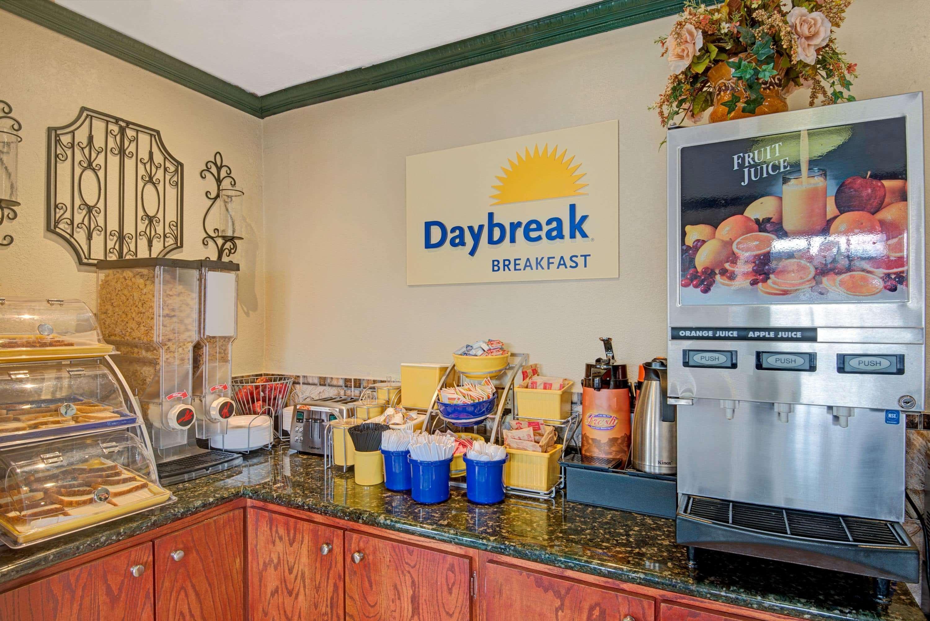 Hotel Days By Wyndham Downtown 2*