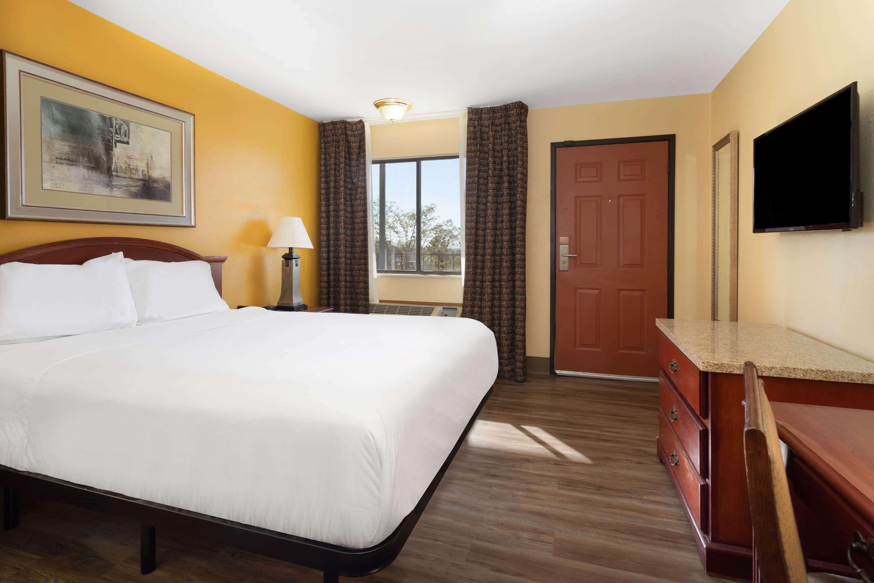 Travelodge By Wyndham East Hotel 3*