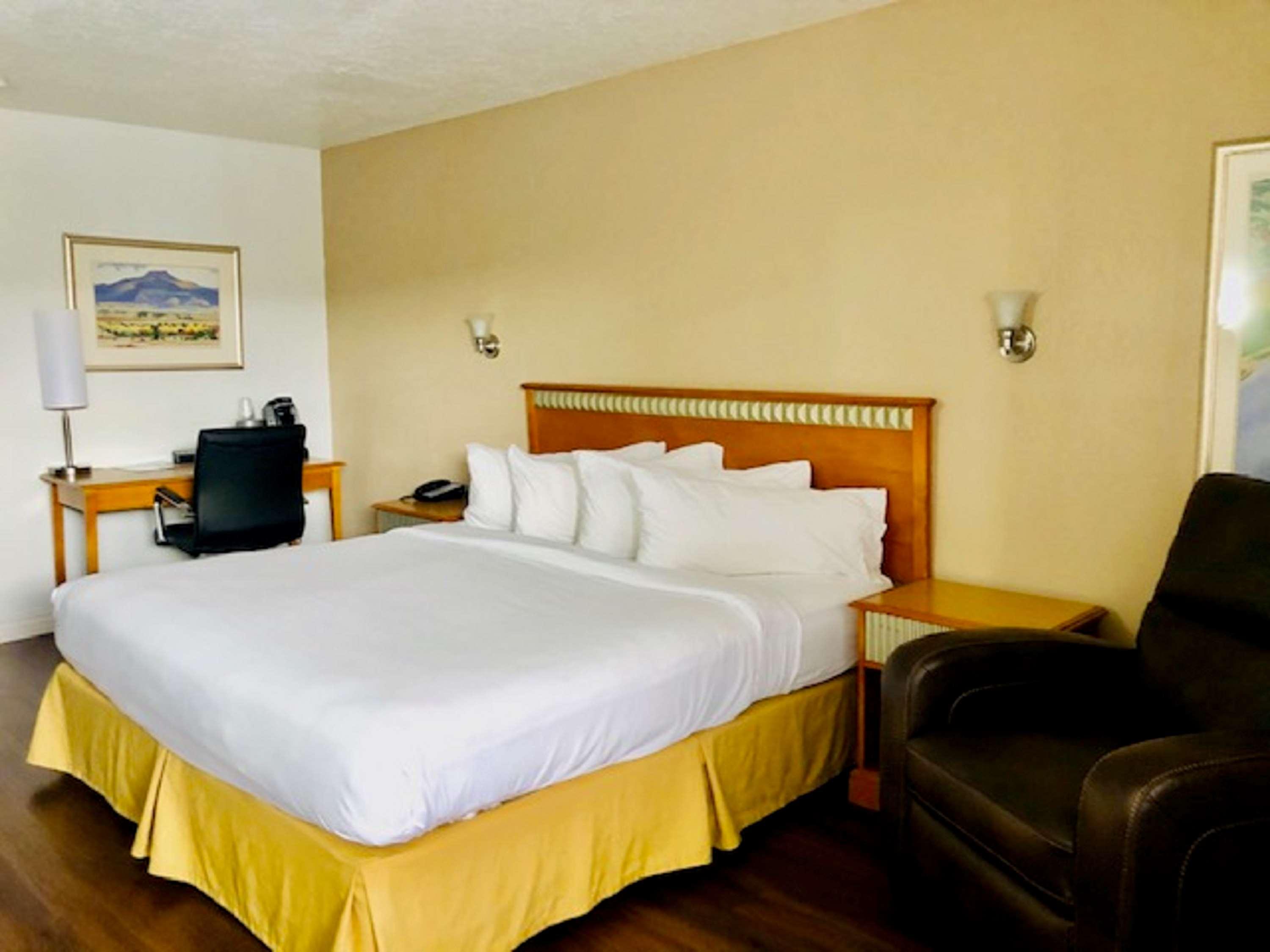 Surestay By Western I-40 Eubank Hotel 3*