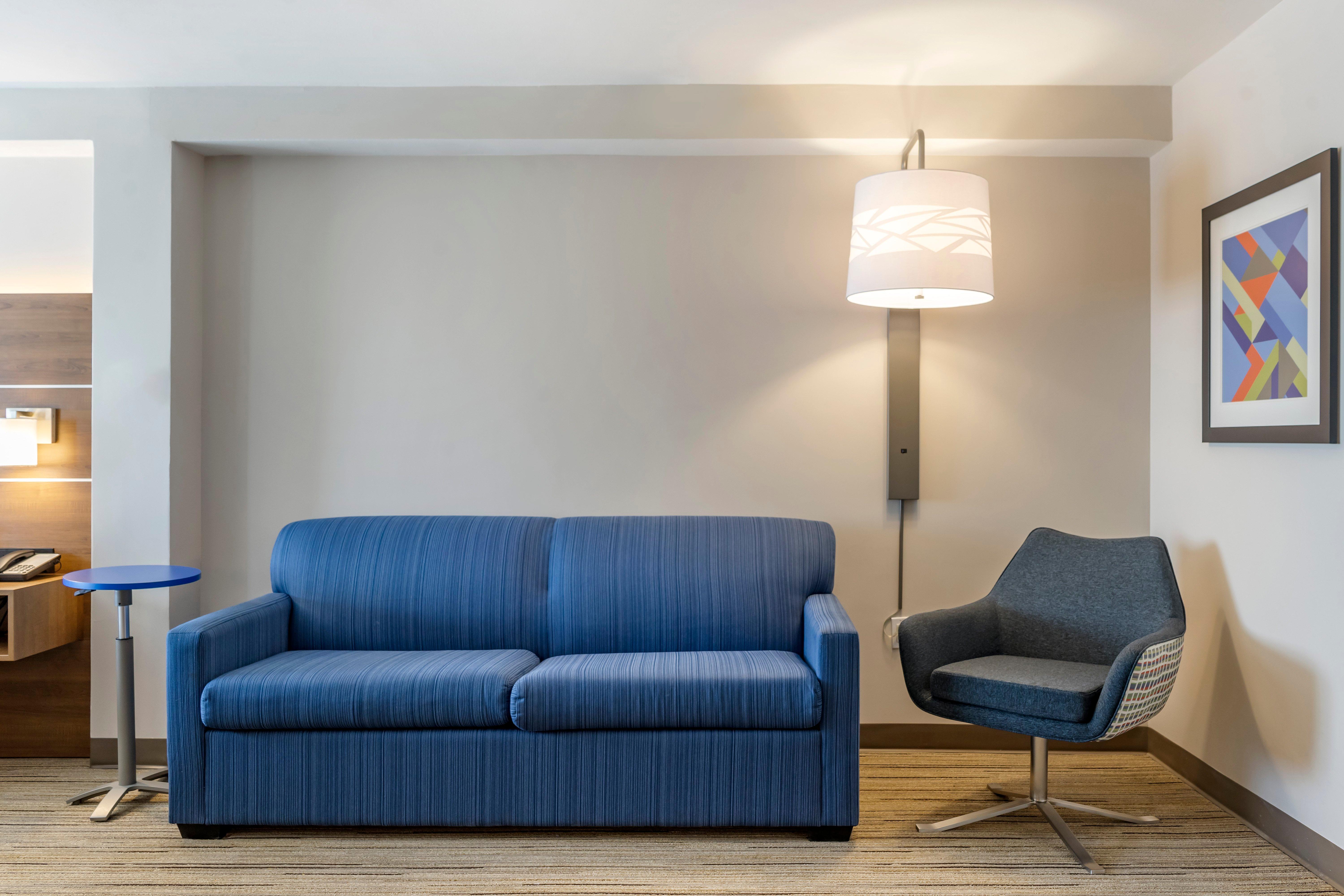 Express & Midtown By Ihg Hotel 2*