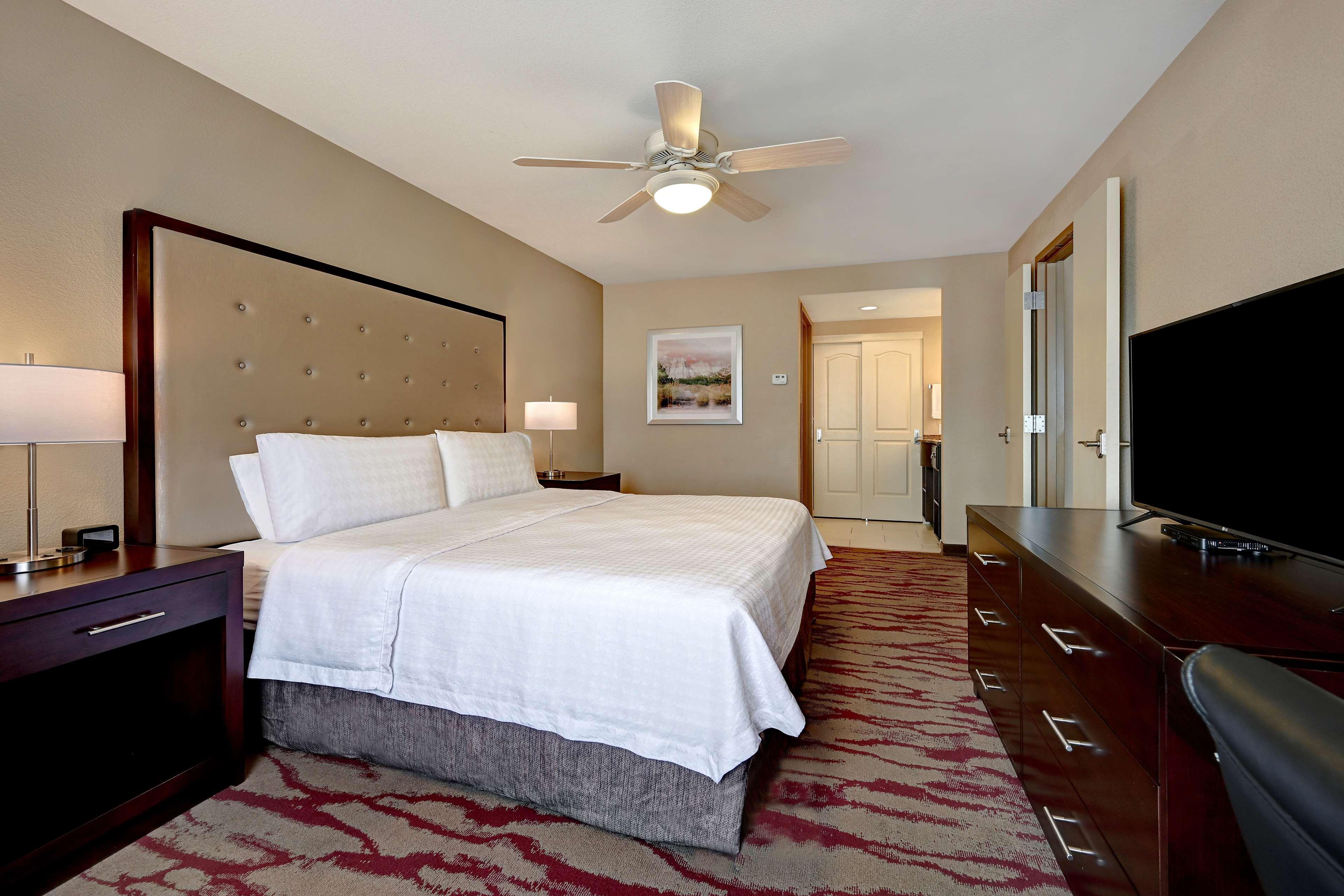 Homewood By Hilton Airport