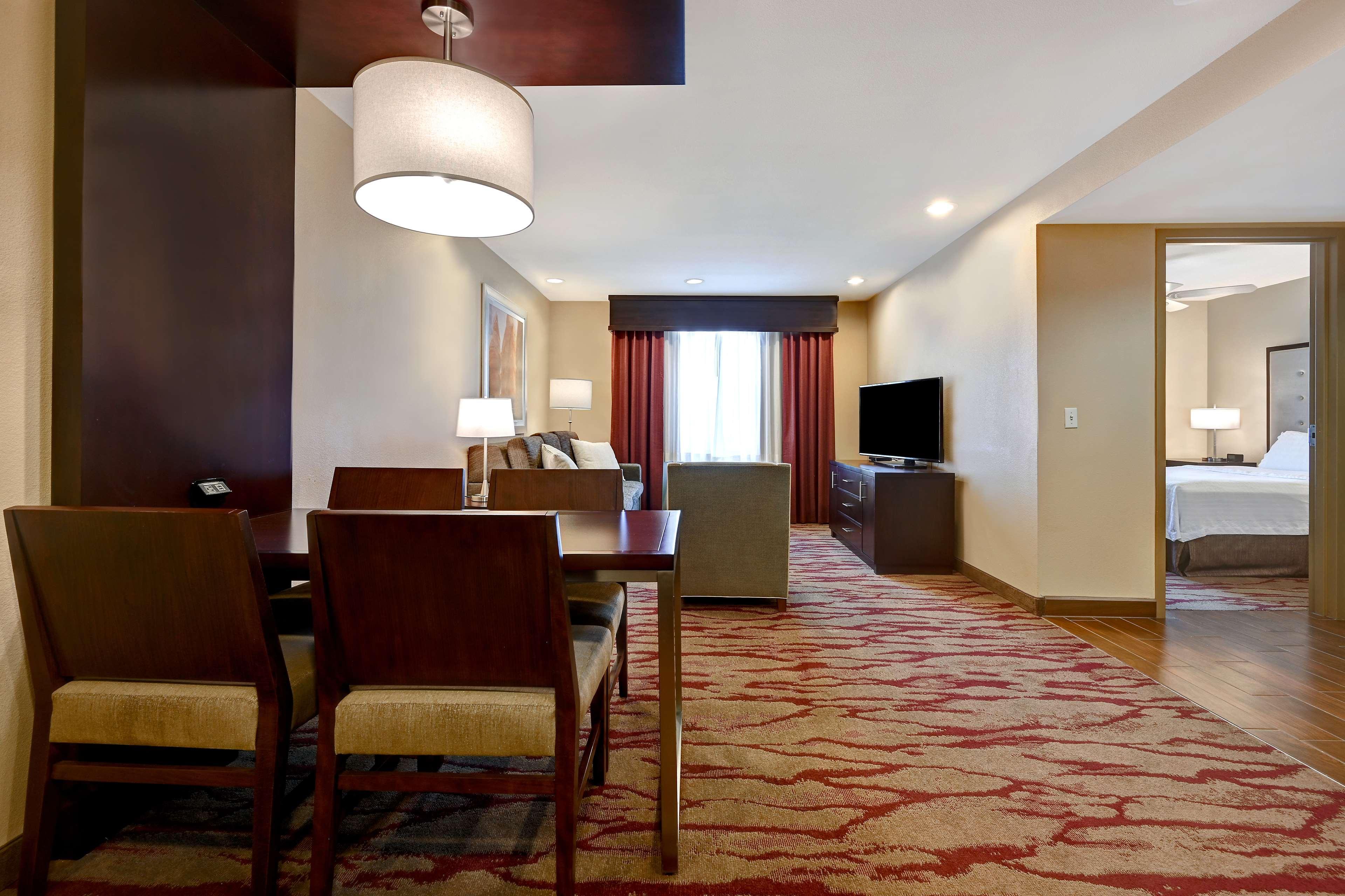Hotel Homewood By Hilton Airport 3*
