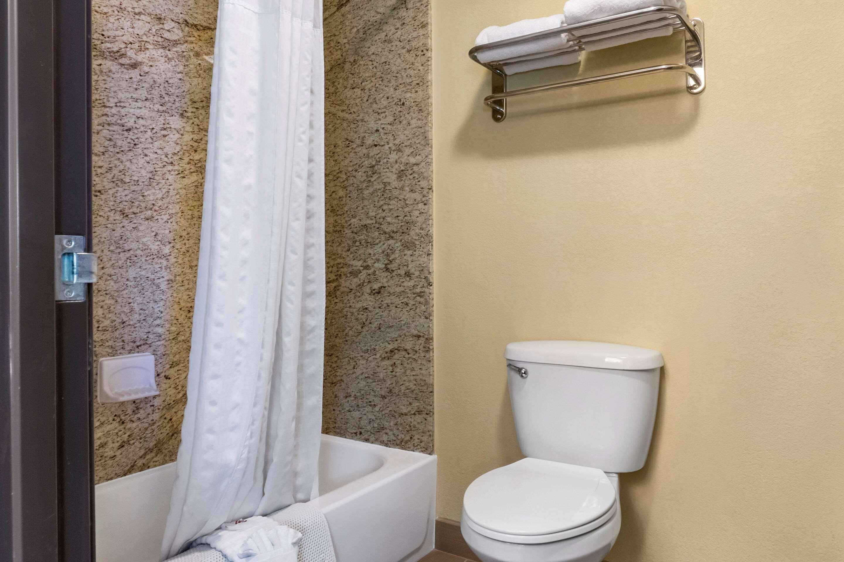 Comfort Airport Inn