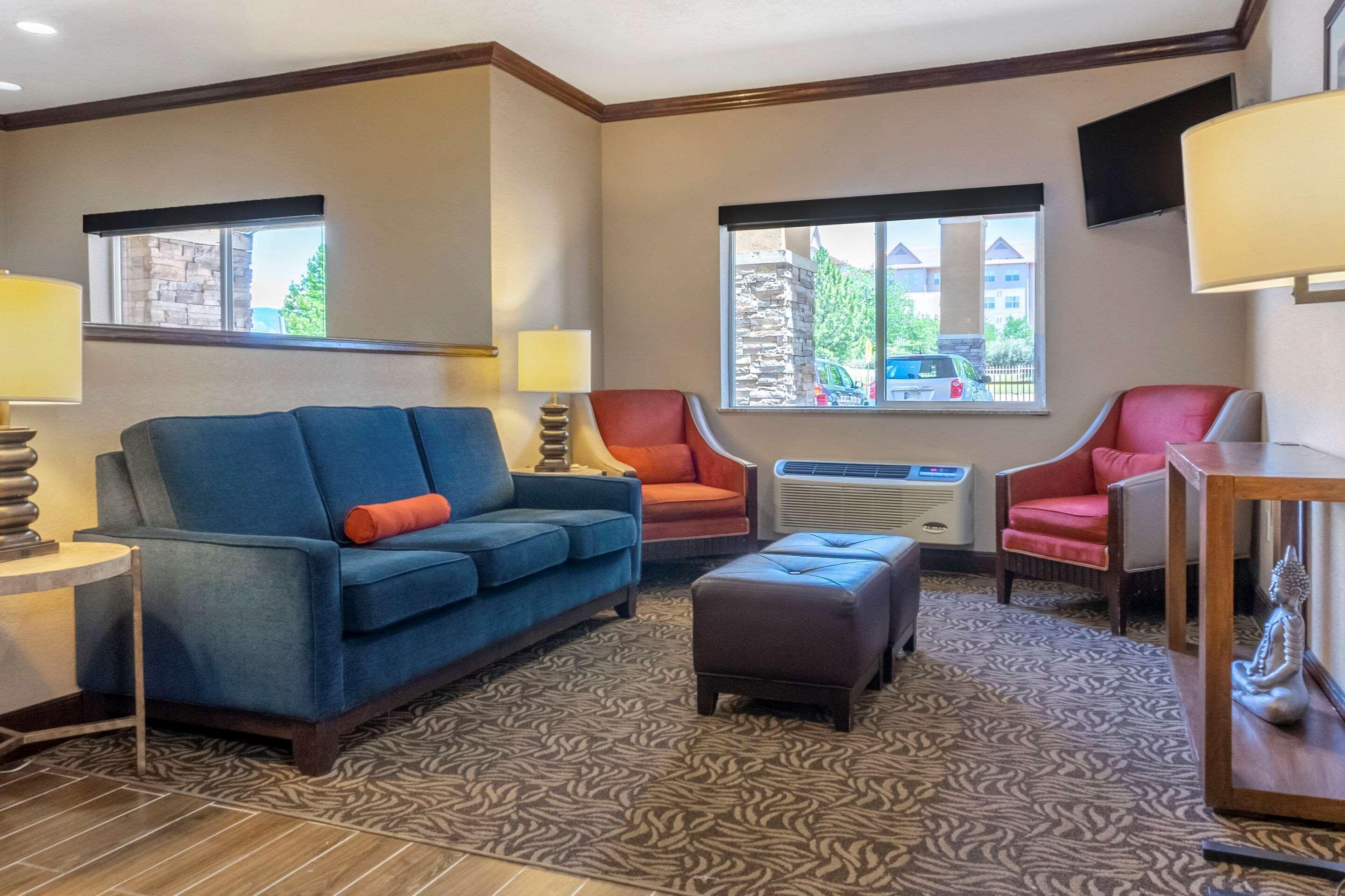 Inn Comfort Airport 3*