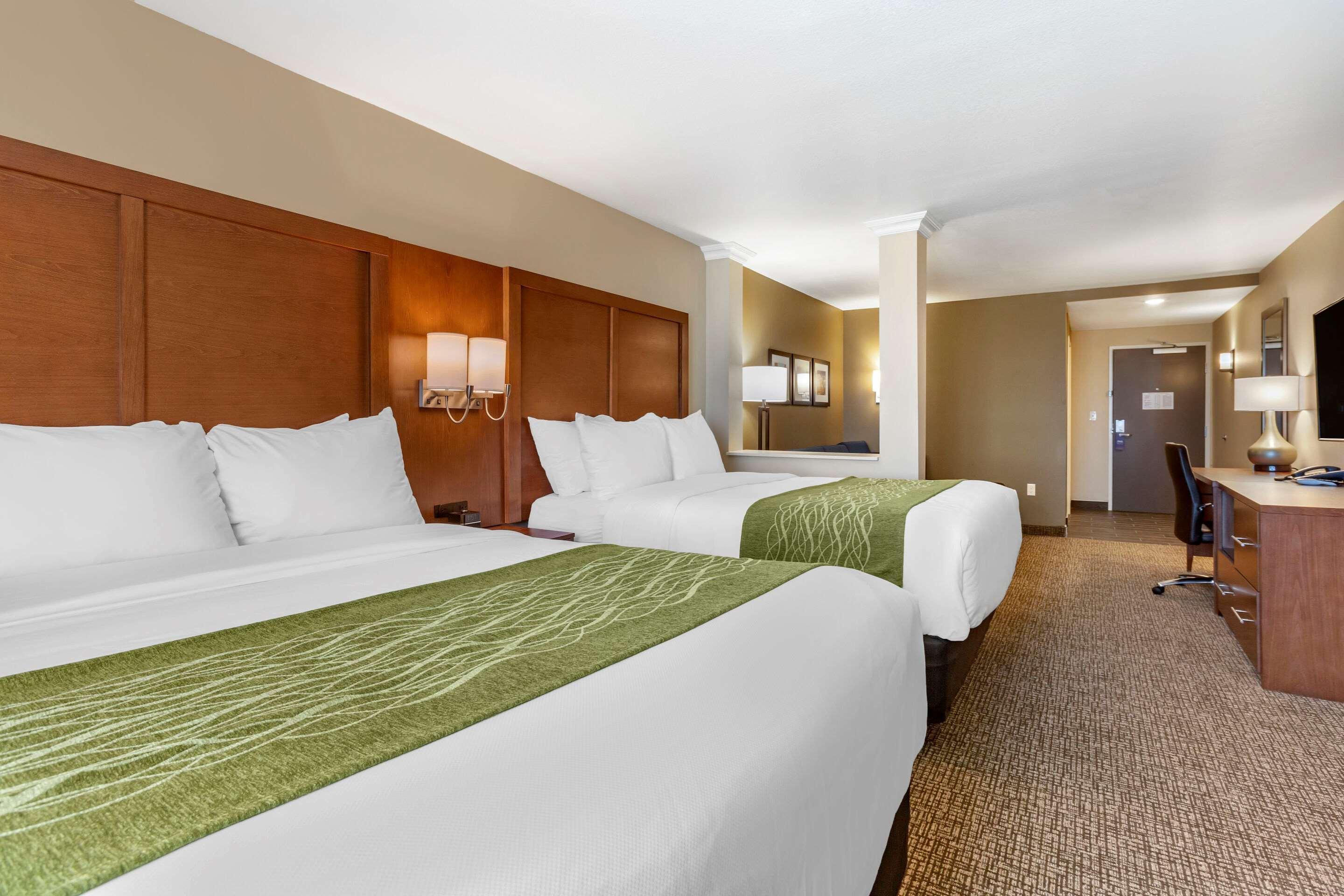 Comfort Airport Hotel 2*