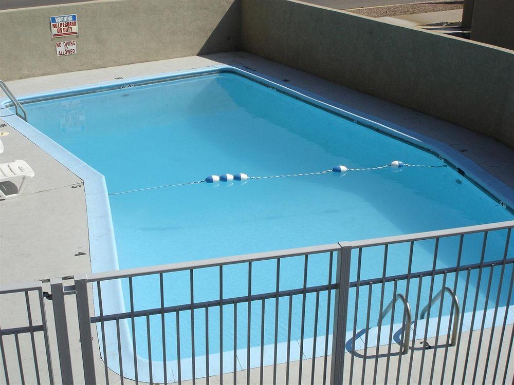 Days By Wyndham Downtown 2*
