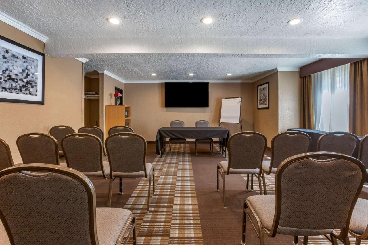 Western Airport Innsuites &