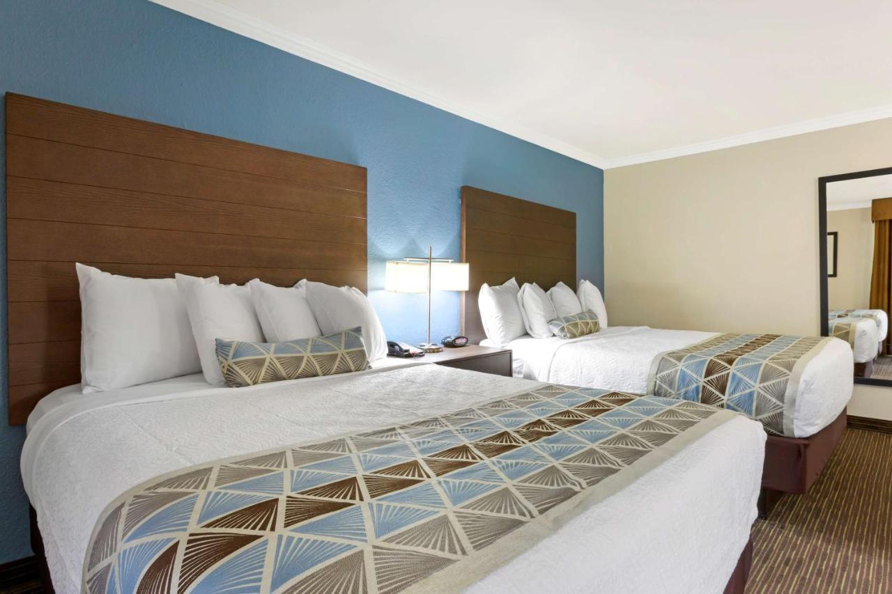 Western Airport Innsuites & Hotel