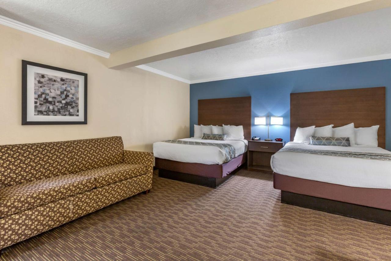 Western Airport Innsuites & Hotel