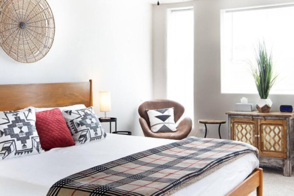 The Lagartija @ Old Town With King Bed Holiday home Albuquerque