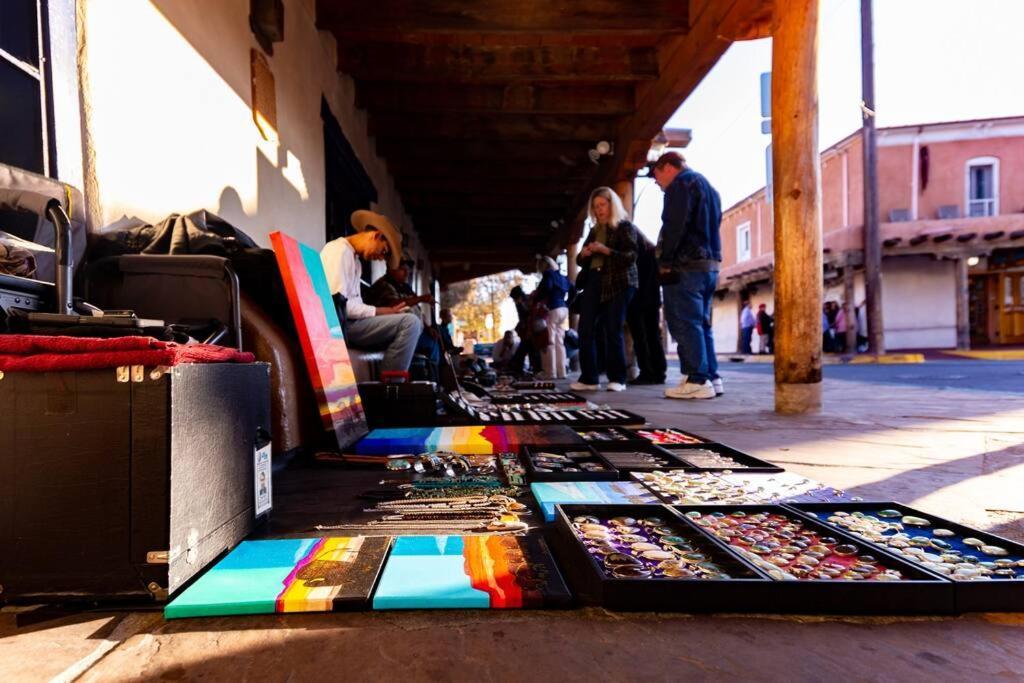 The Lagartija @ Old Town With King Bed
