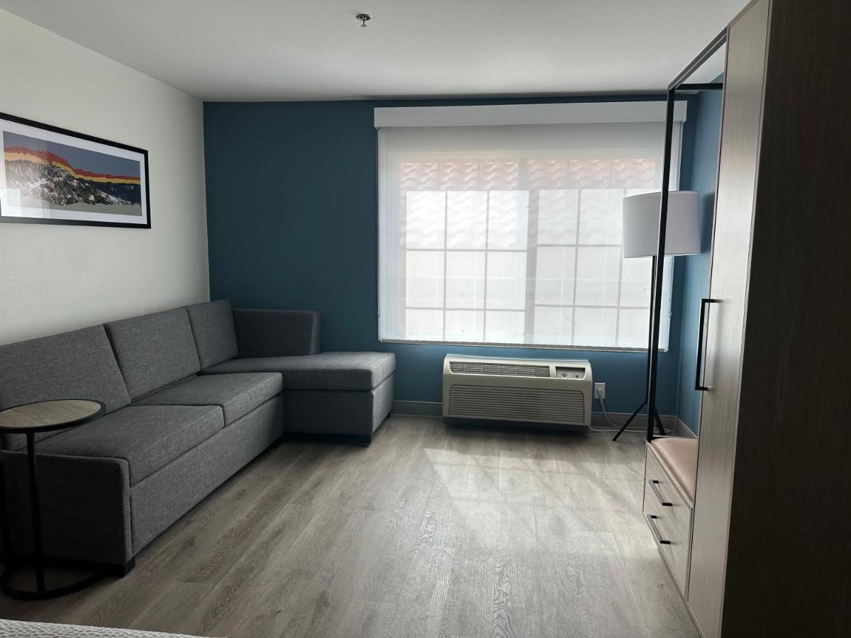 La Quinta & By Wyndham Midtown 3*