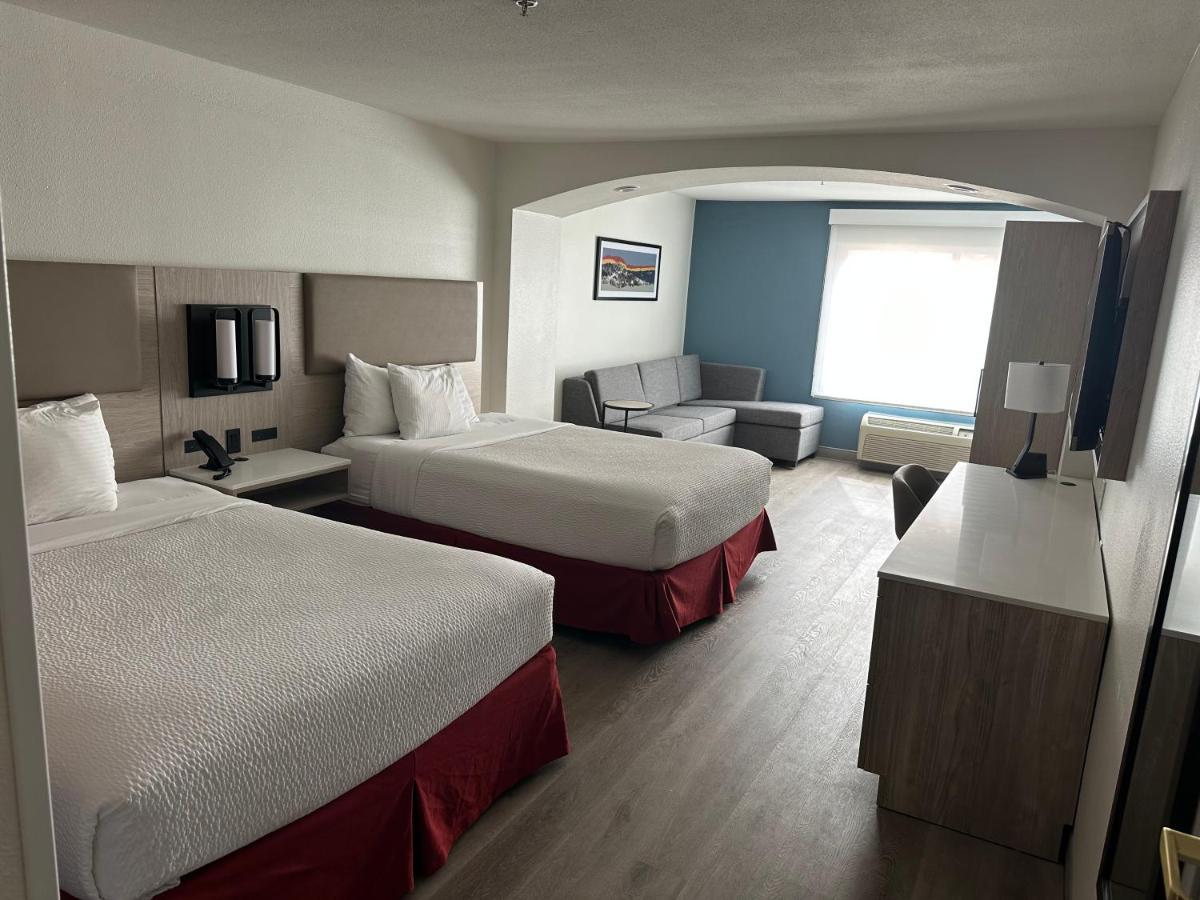 La Quinta & By Wyndham Midtown
