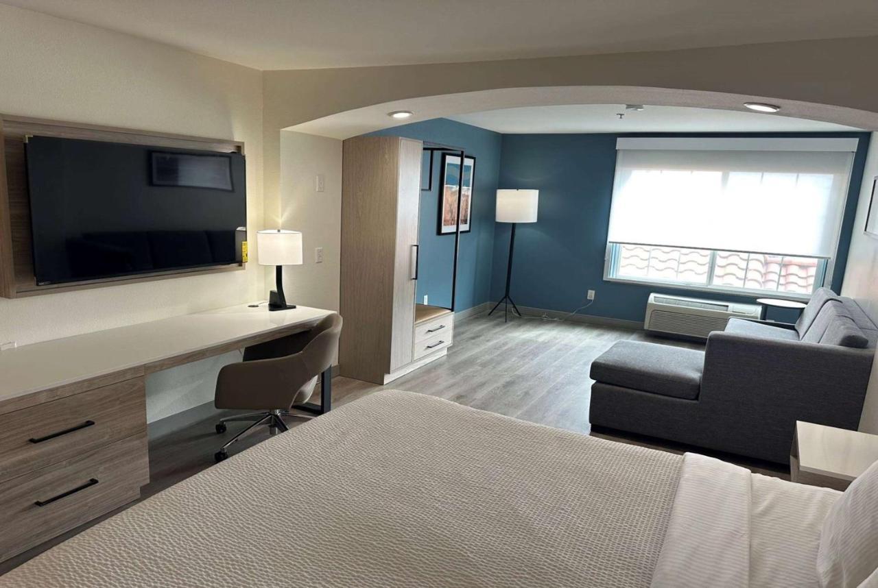La Quinta & By Wyndham Midtown 3*