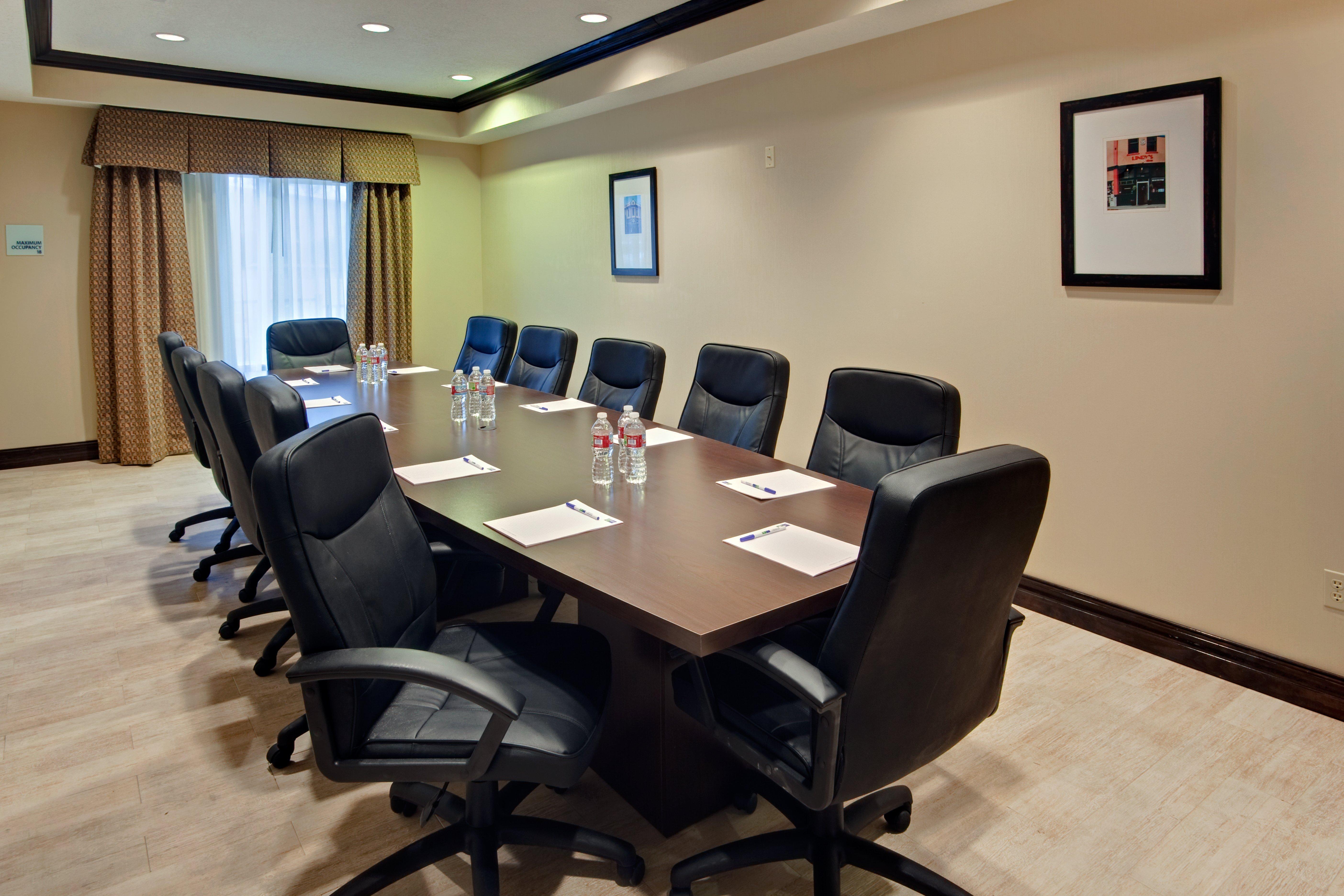 Express & Airport By Ihg Hotel