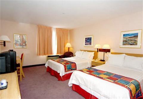 Fairfield & By Marriott Airport Albuquerque