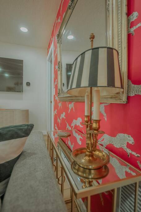 Bohemian Chic An Eclectic Escape-hot Tub-pet Friendly-no Pet Fees! Holiday home Albuquerque