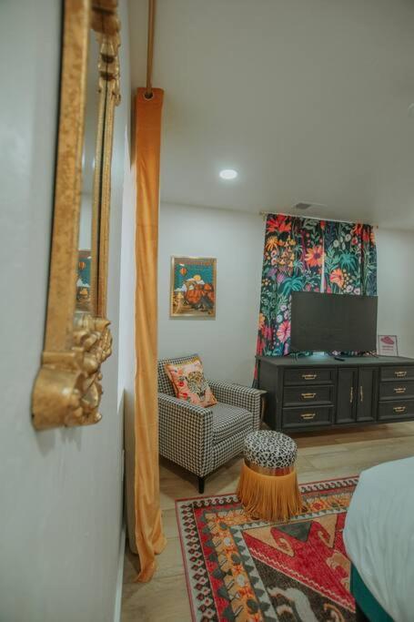 Bohemian Chic An Eclectic Escape-hot Tub-pet Friendly-no Pet Fees! Holiday home *