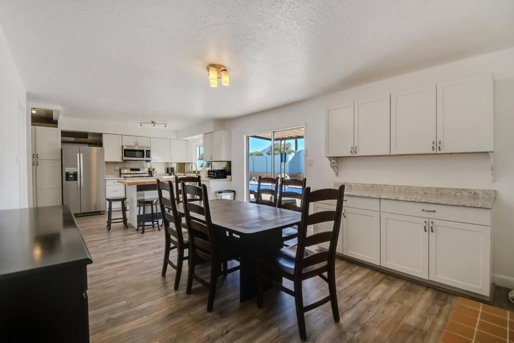 Holiday home Loma Ne Heights 3 Bedroom Pool/hottub! *