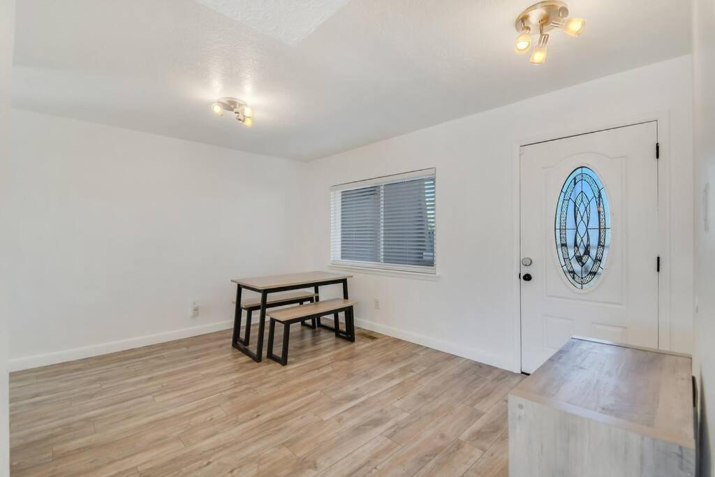 Loma Ne Heights 3 Bedroom Pool/hottub! Albuquerque