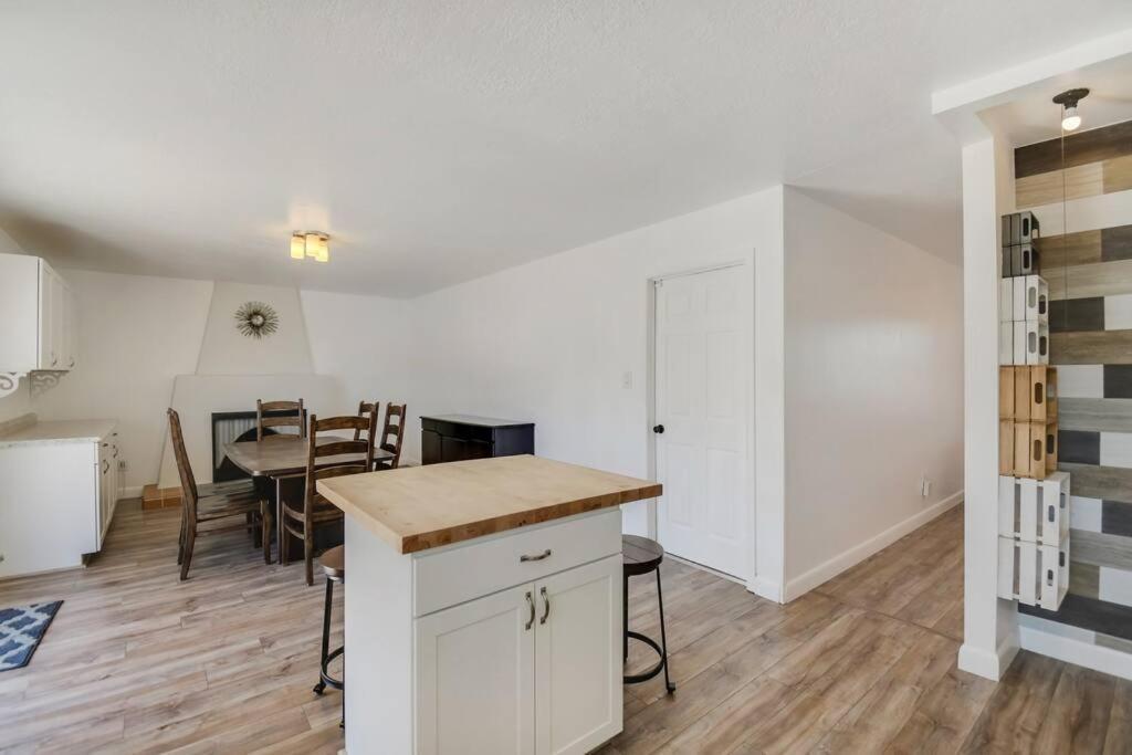Loma Ne Heights 3 Bedroom Pool/hottub! Holiday home