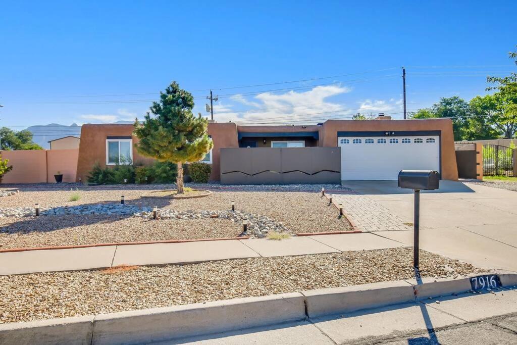 Loma Ne Heights 3 Bedroom Pool/hottub! *