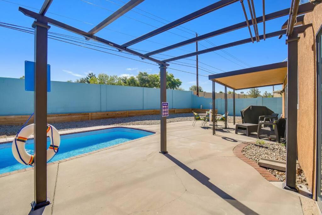 Loma Ne Heights 3 Bedroom Pool/hottub! * Albuquerque