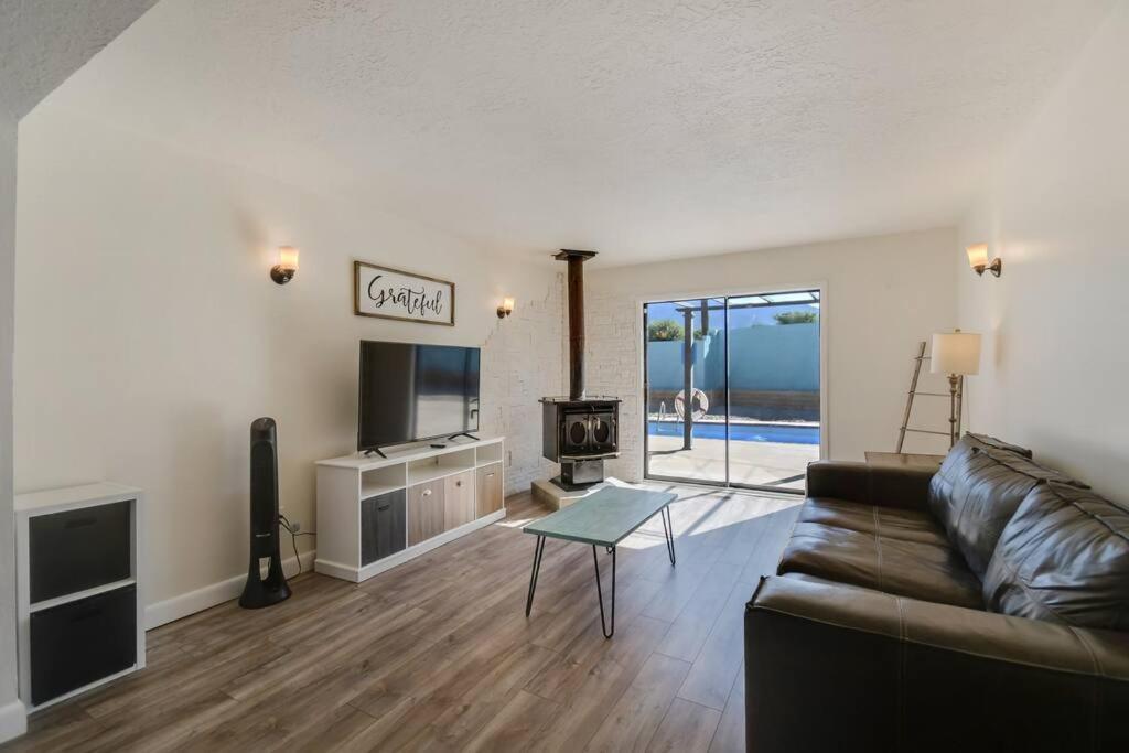 Loma Ne Heights 3 Bedroom Pool/hottub! Holiday home