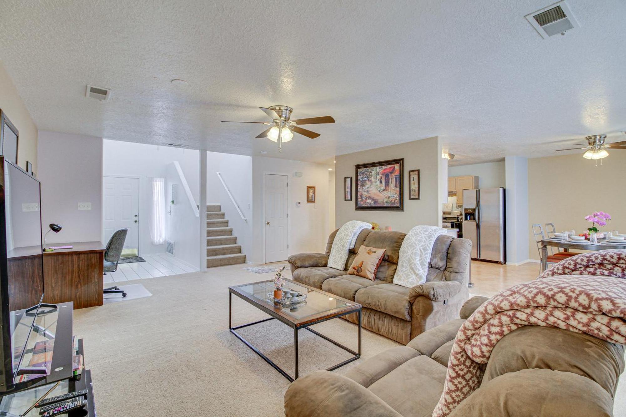 Getaway Near Shopping And Fiesta Park! *