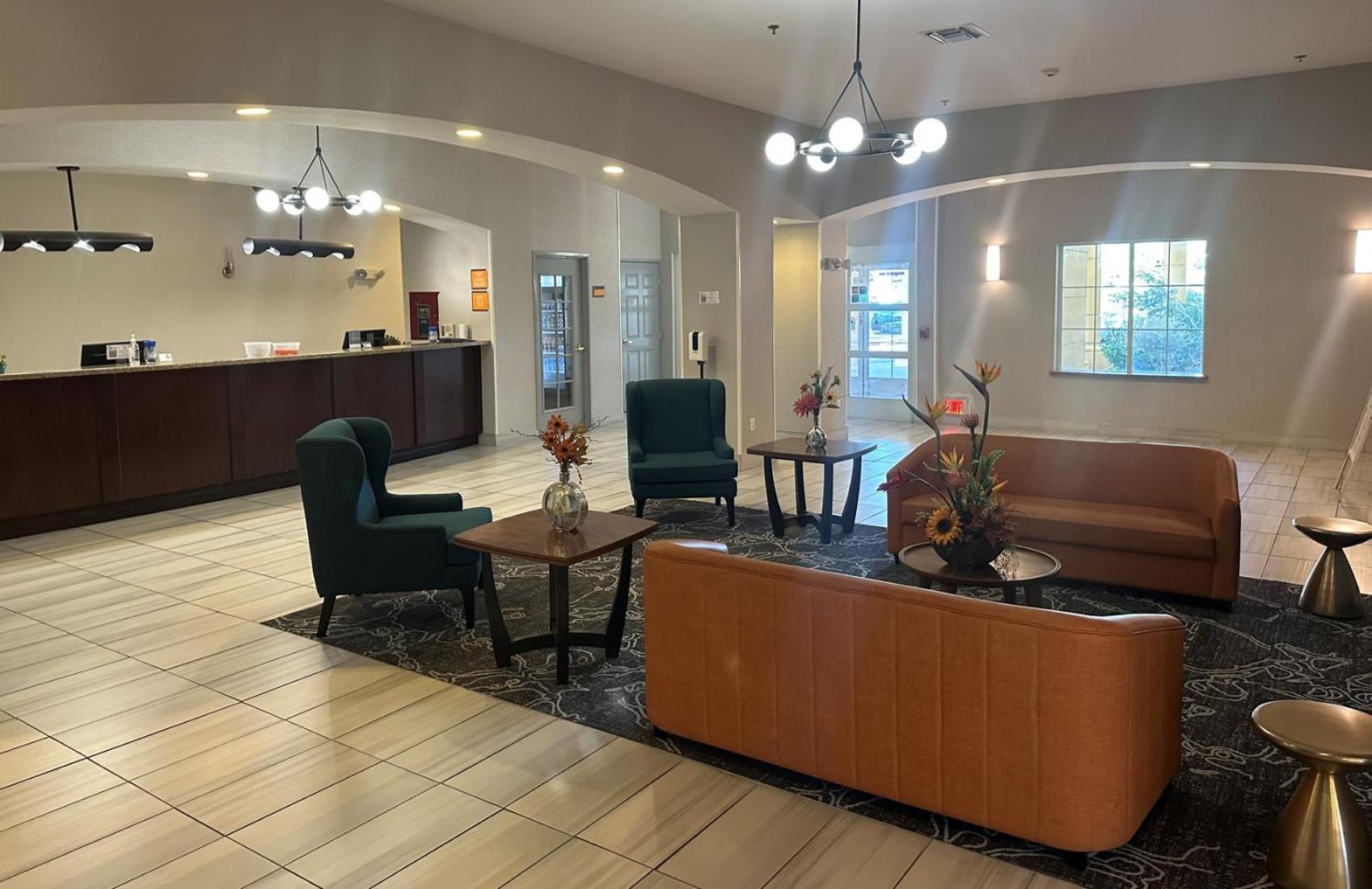 La Quinta & By Wyndham Midtown Hotel