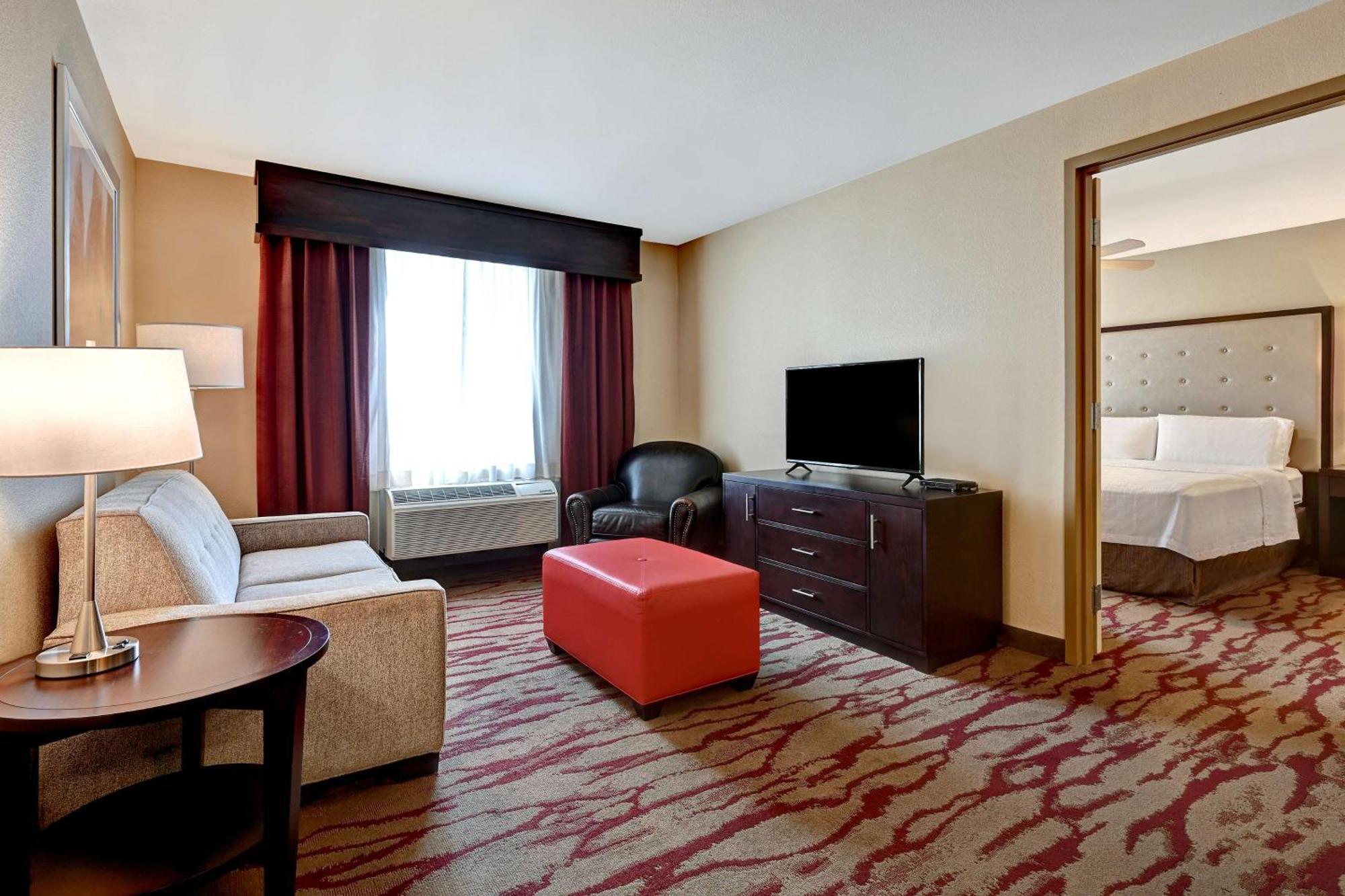 Hotel Homewood By Hilton Airport