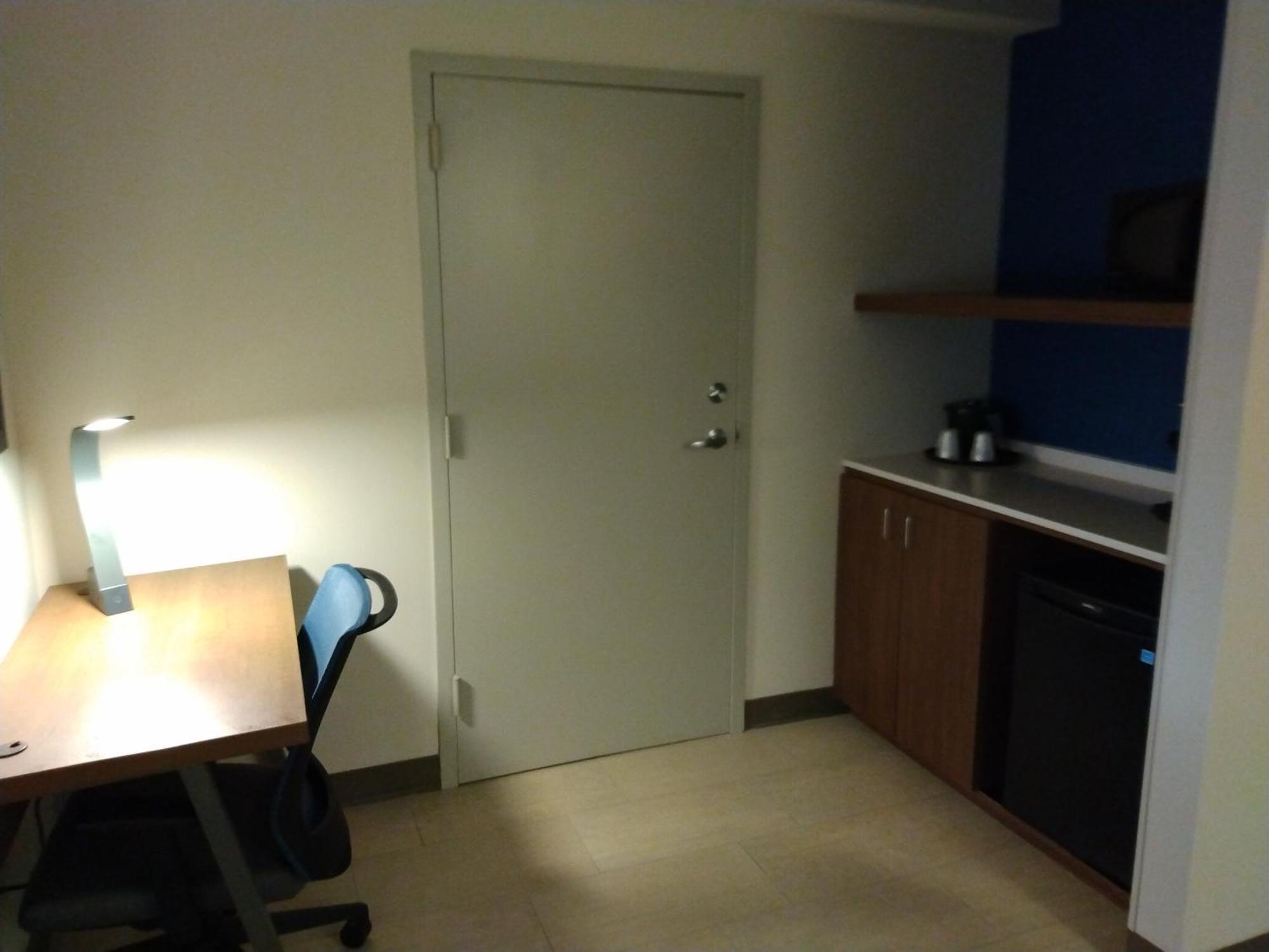 Express & Midtown By Ihg Hotel Albuquerque