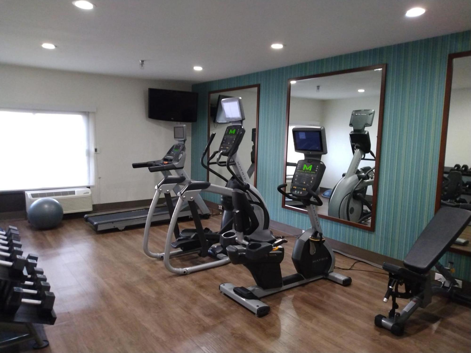 Express & Midtown By Ihg Hotel 2*