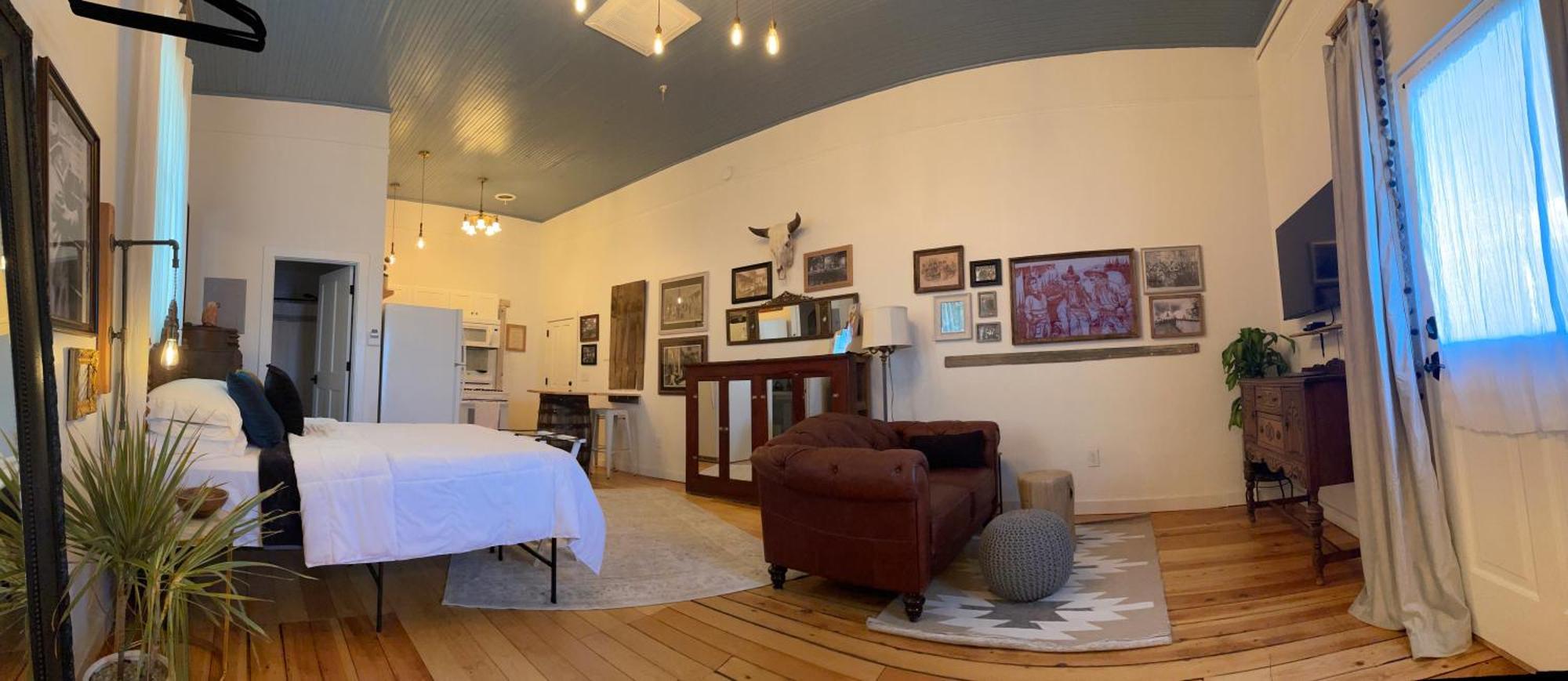 Painted Lady Bed & Brew Bed & Breakfast