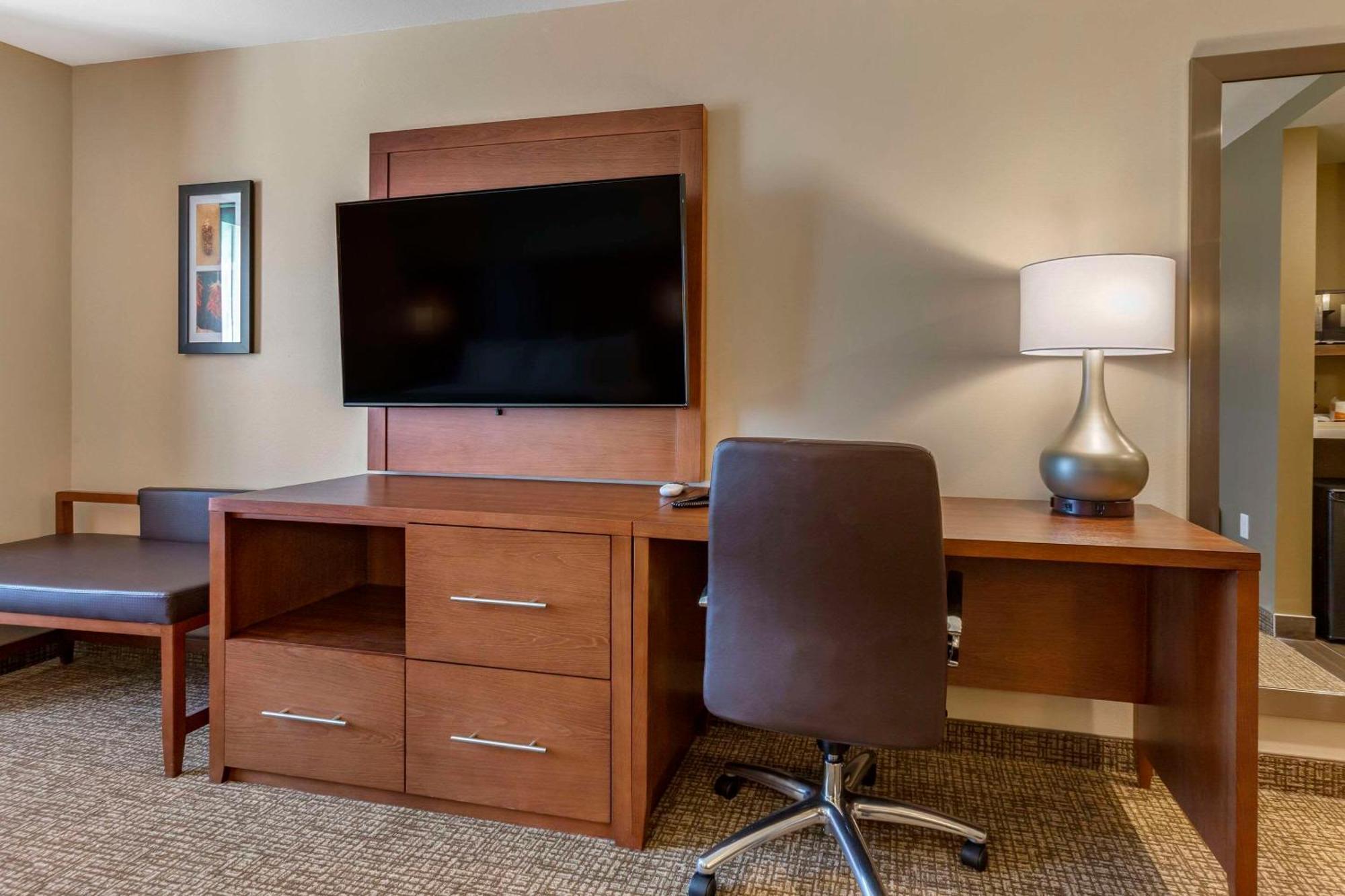 Comfort Airport Hotel