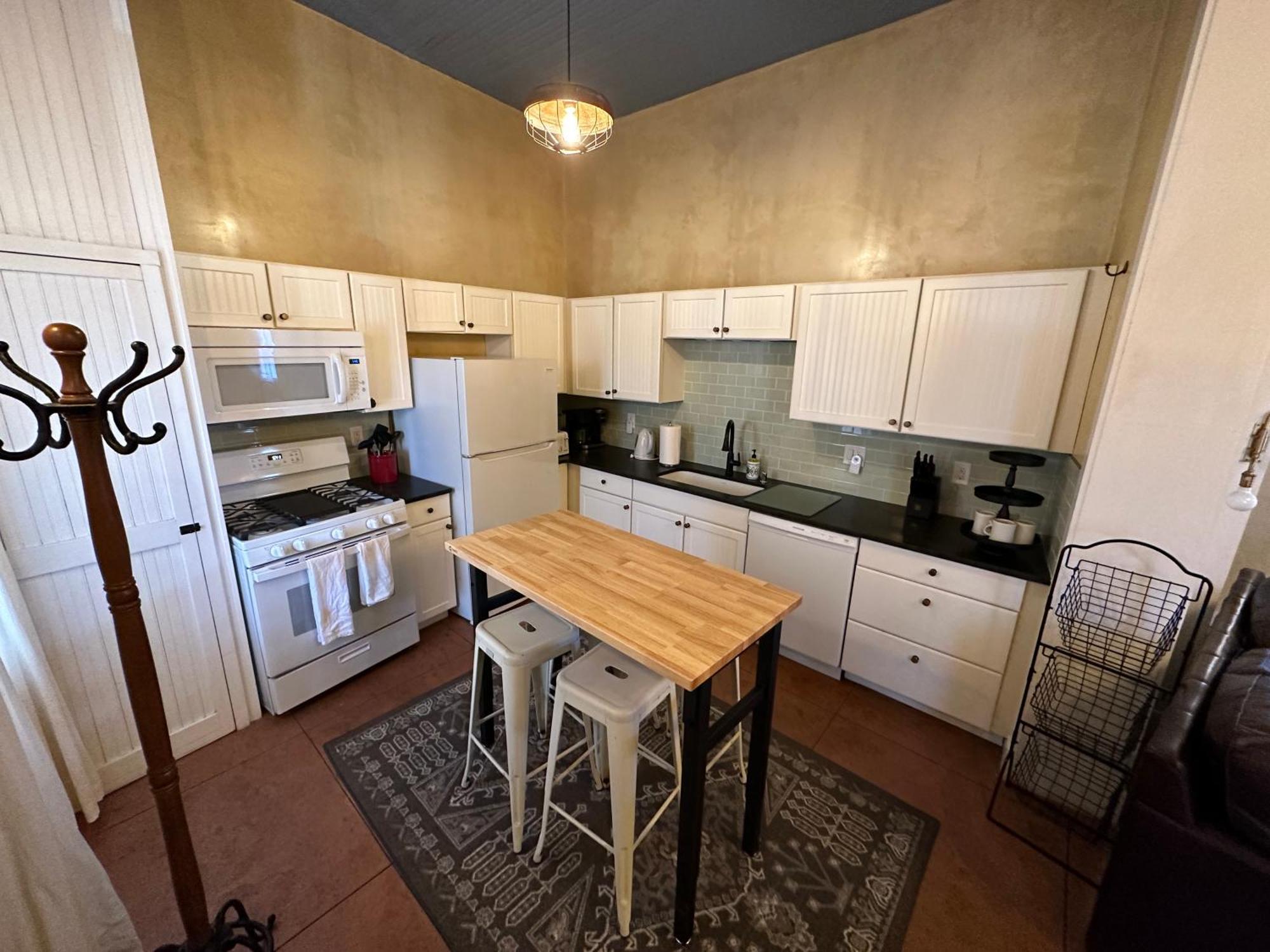 Painted Lady Bed & Brew Bed & Breakfast