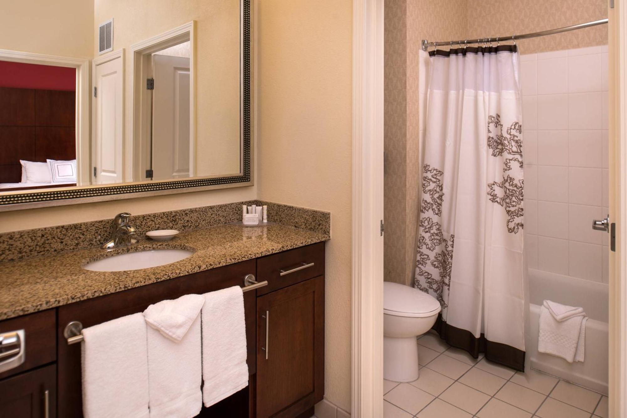 By Marriott Airport Hotel Albuquerque